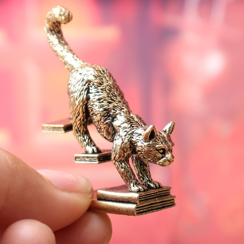Vintage And Collectible Books - 2/1 Peça: Estatueta de gato com