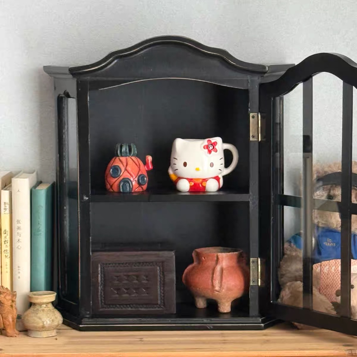 Armário de Parede Vintage em M - Vintage Collectible Furniture avaliação e preço
